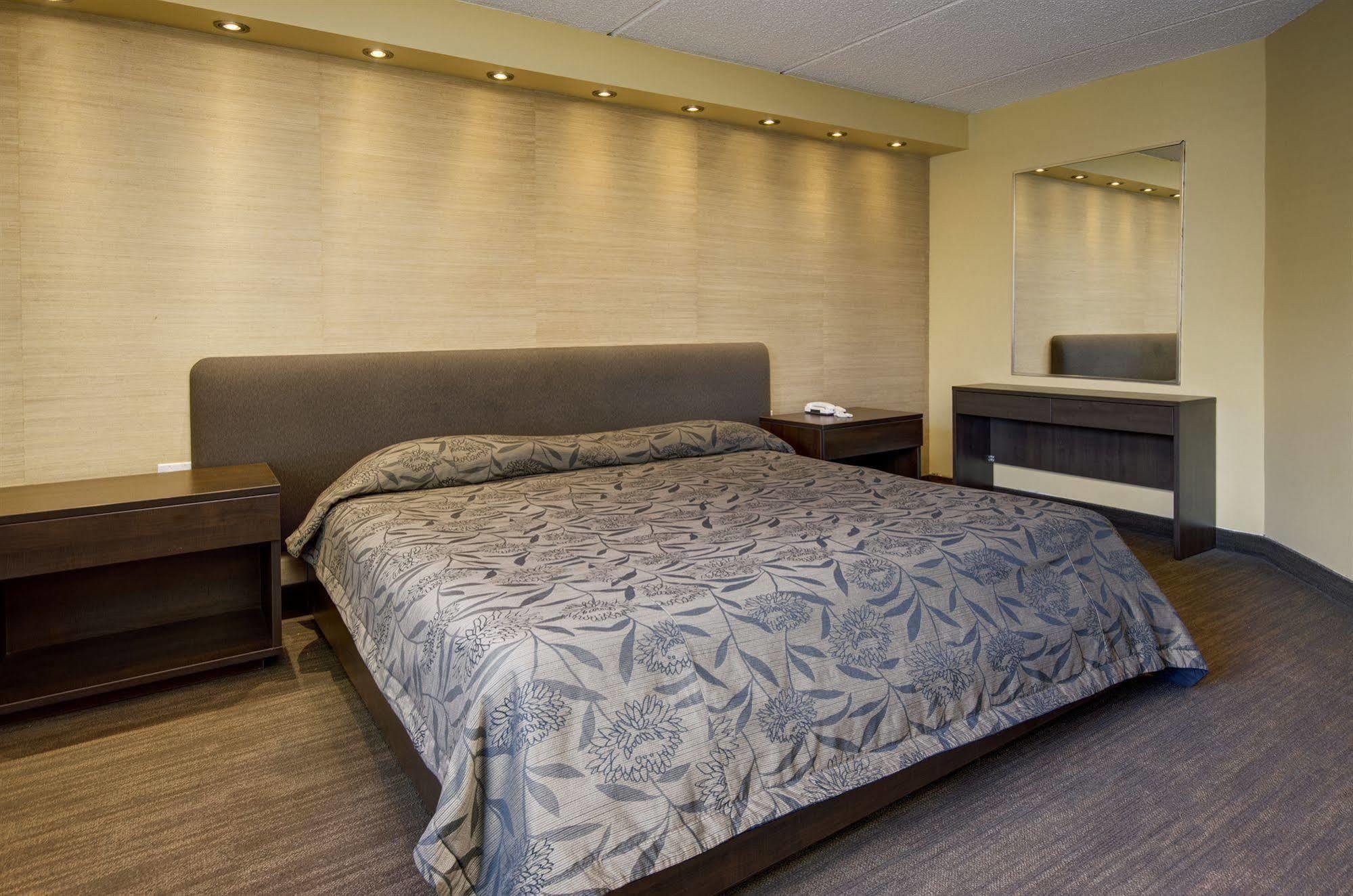 Motel Labarre Longueuil Exteriör bild
